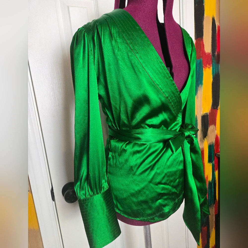 Diane Von Furstenberg Ariana Emerald Green Silk Blend Wrap Blouse Size 4 - Picture 2 of 13